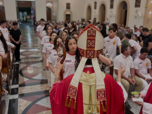Momento de fé com a Crisma dos alunos do Colégio Santa Sofia