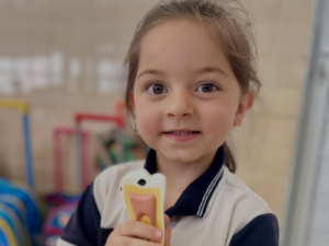 Em aula externa, estudantes do Colégio Santa Sofia vivenciam uma aula de inglês diferenciada